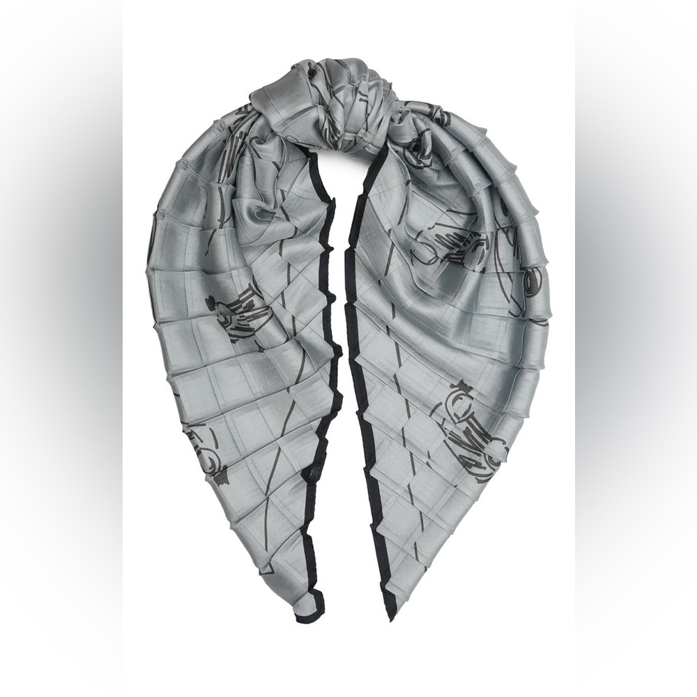 Giorgio‎ Armani Black Label Silk Scarf Gray/Silver Pleated 29x29